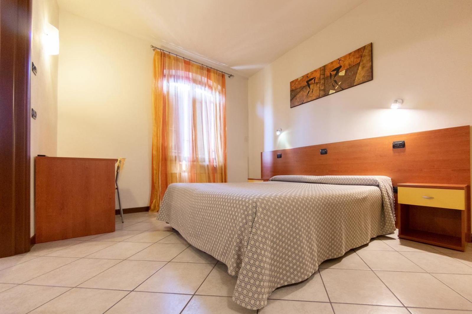 La Stazione Camere Caffe Castiglione Delle Stiviere Exteriér fotografie